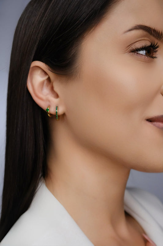 Lana Hypoallergenic Titanium Hoop Earrings in 18K Gold with Green Stone
